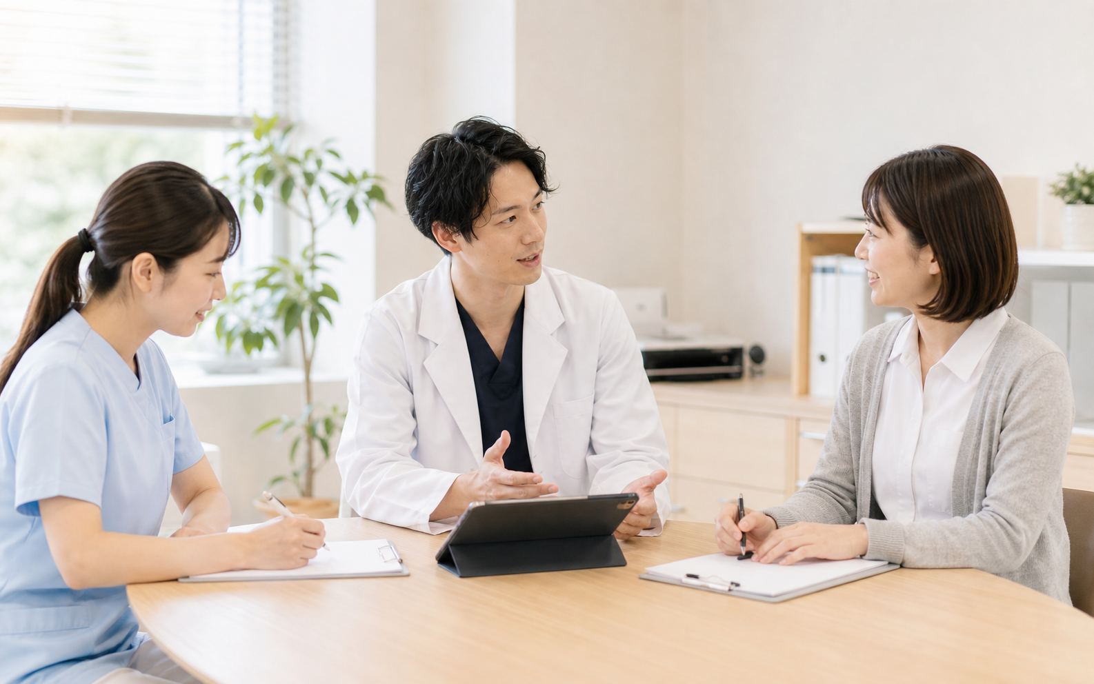 外来と訪問診療を支えるクリニックスタッフ